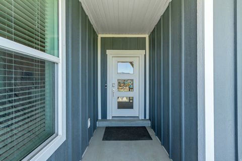 Tiny photo for 933 W LITTLE TIGER CT N #555, Saratoga Springs, UT 84045 (MLS # 2158817)