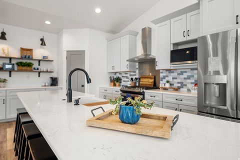 Tiny photo for 388 W CRICKET CIR, Garden City, UT 84028 (MLS # 2142280)