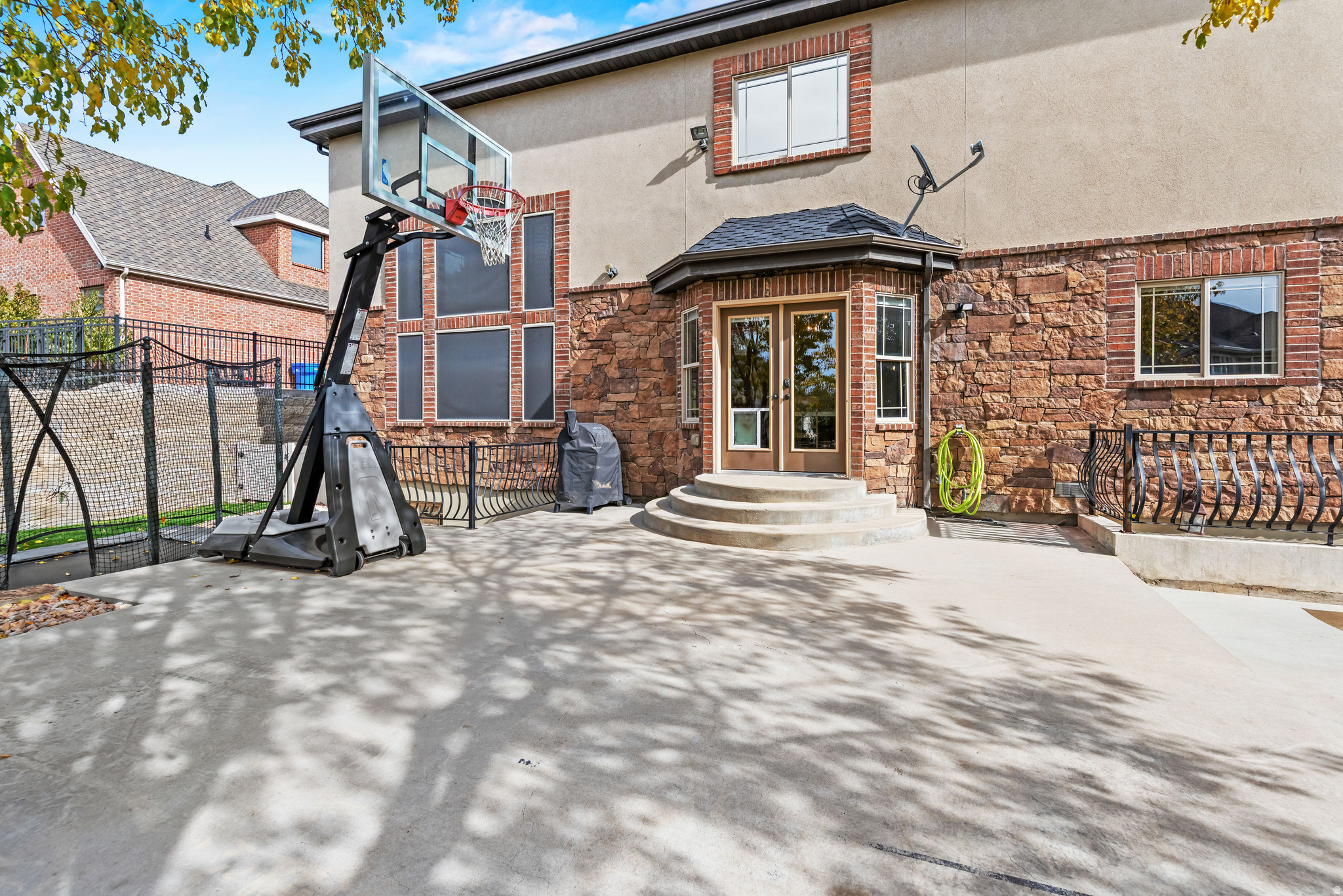 COVE ESTATES - Residential