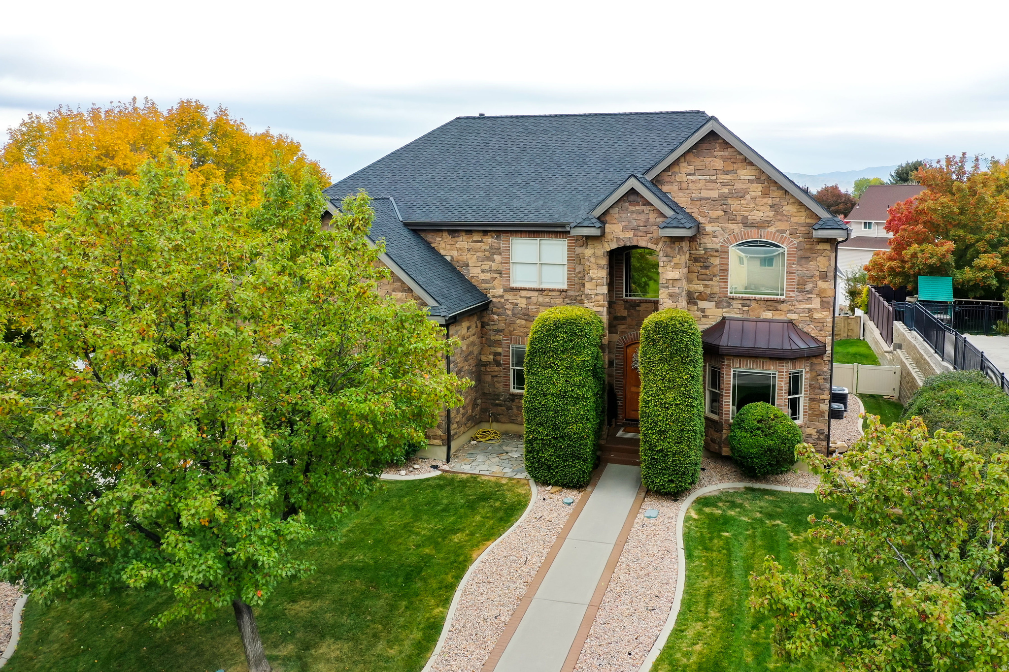 COVE ESTATES - Residential