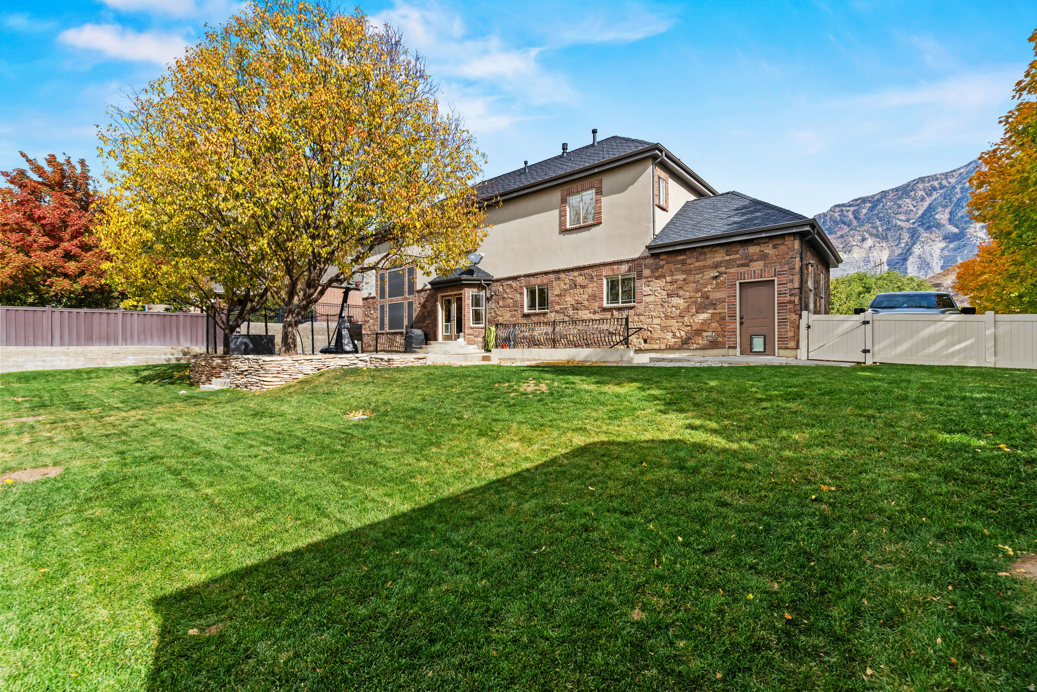 COVE ESTATES - Residential