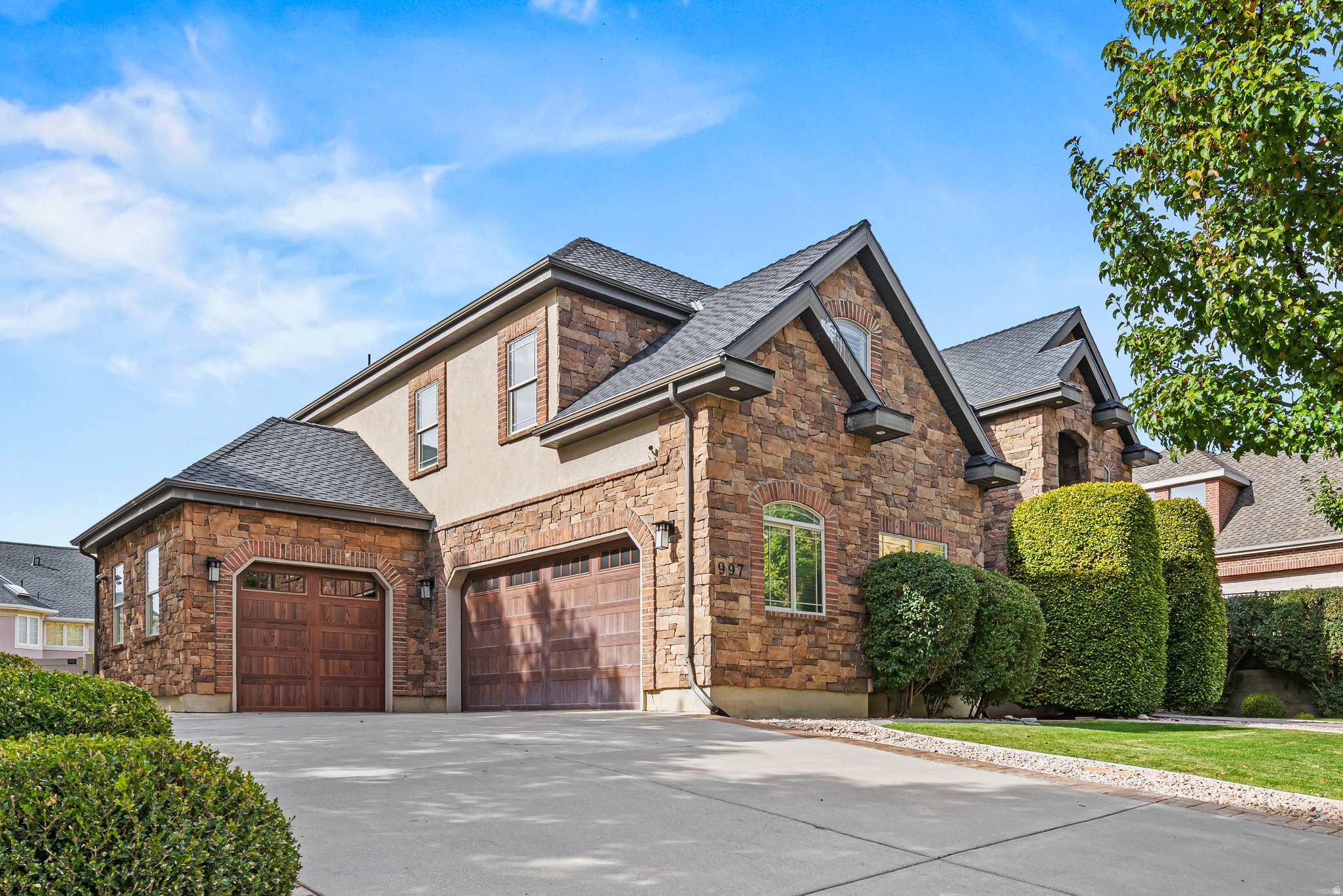 COVE ESTATES - Residential