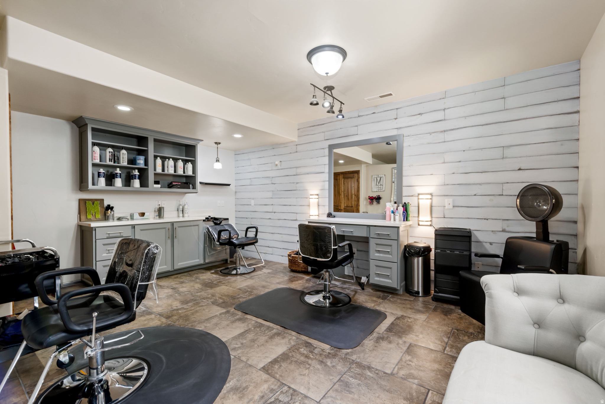 COVE ESTATES - Residential