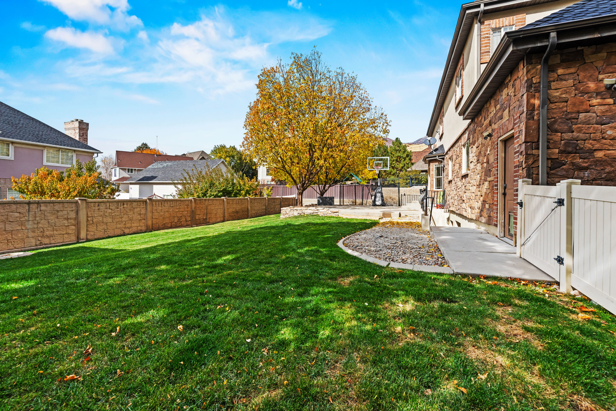 COVE ESTATES - Residential