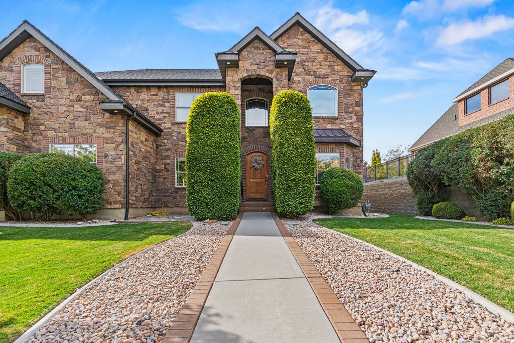 Photo of 997 N 1560 E, Orem, UT 84097 (MLS # 2119855)