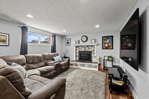 Tiny photo for 496 W 1850 N, Lehi, UT 84043 (MLS # 2153636)