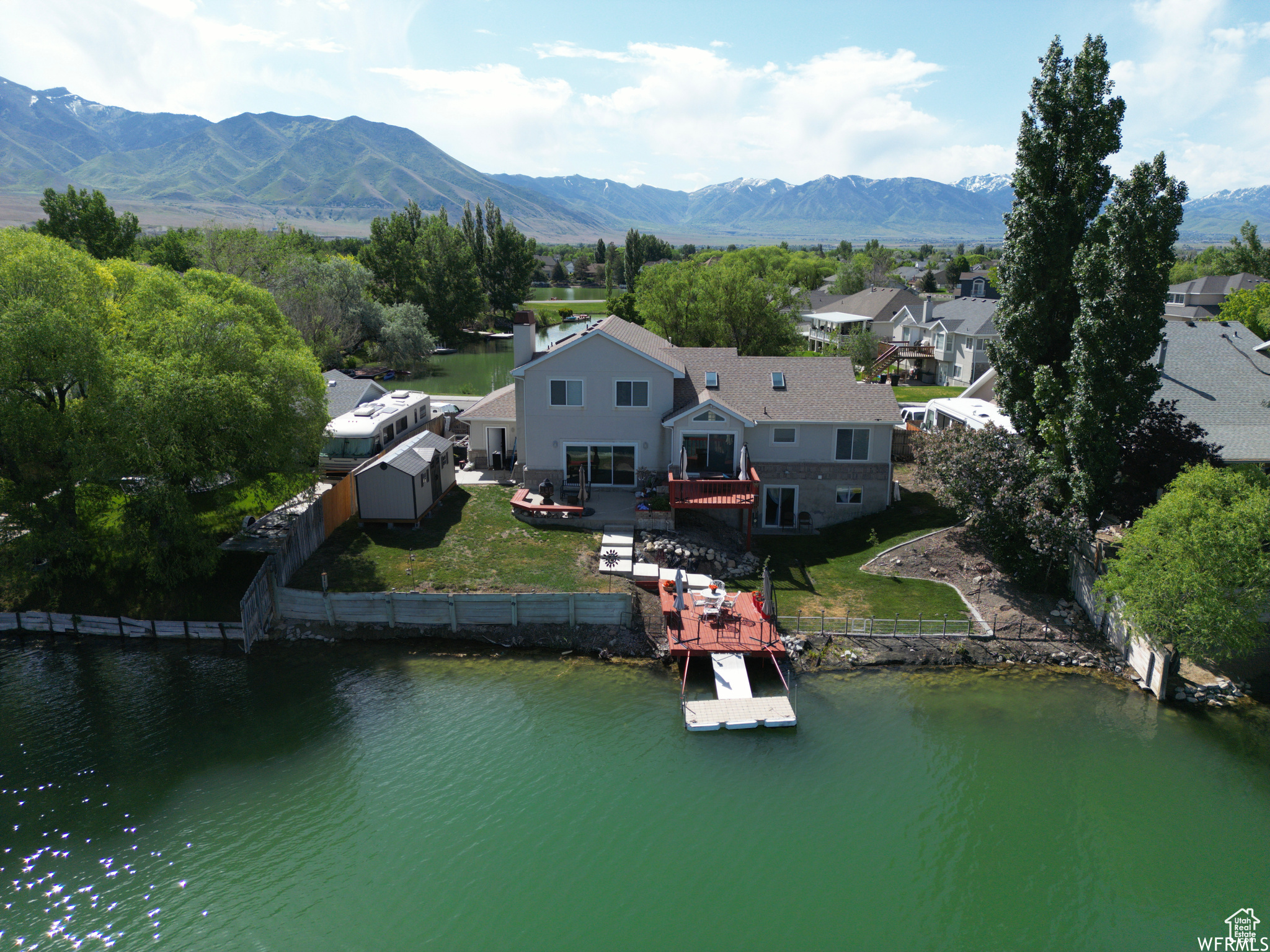 CAPTAIN ISLAND - Residential