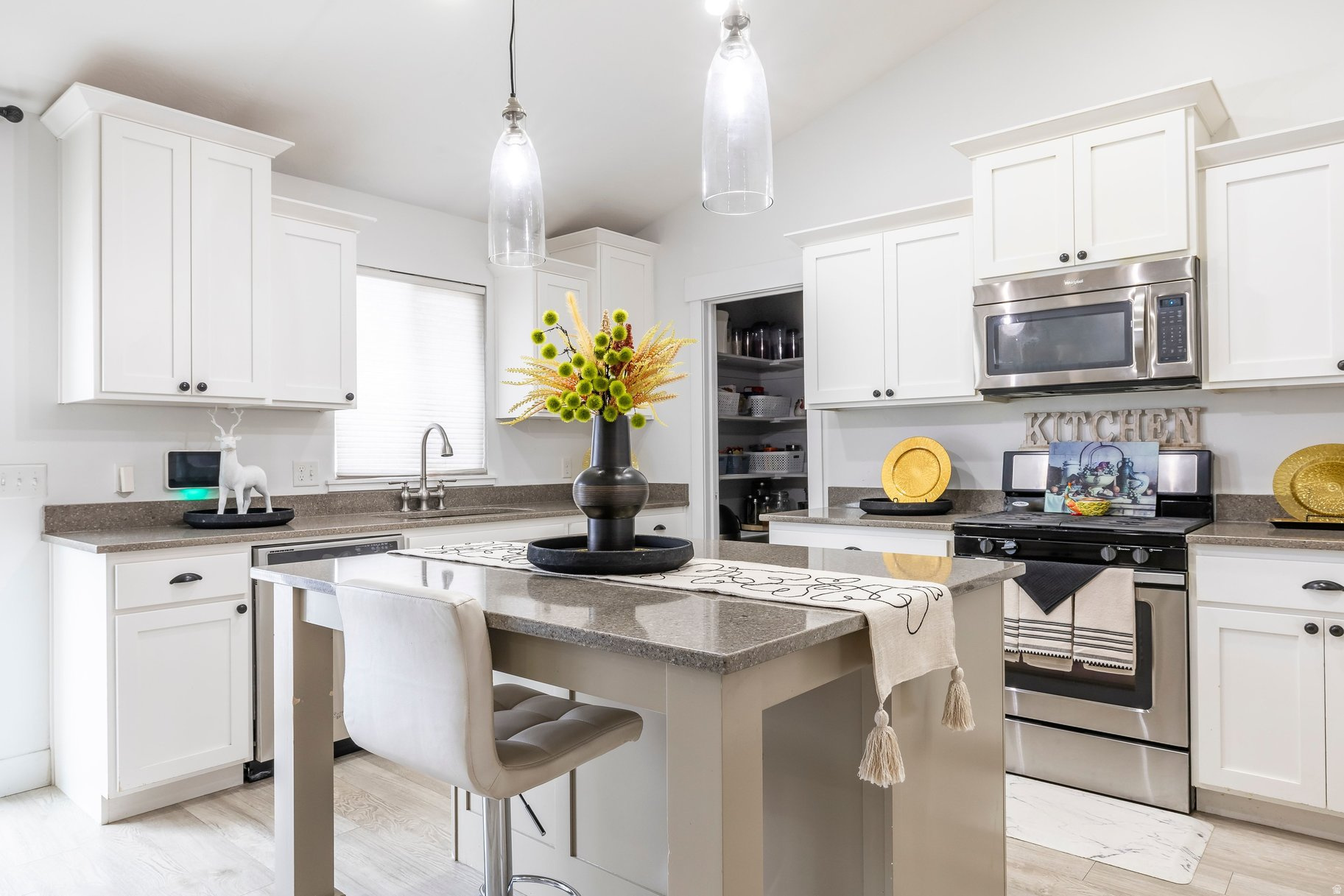 NOBLE VISTA - Residential