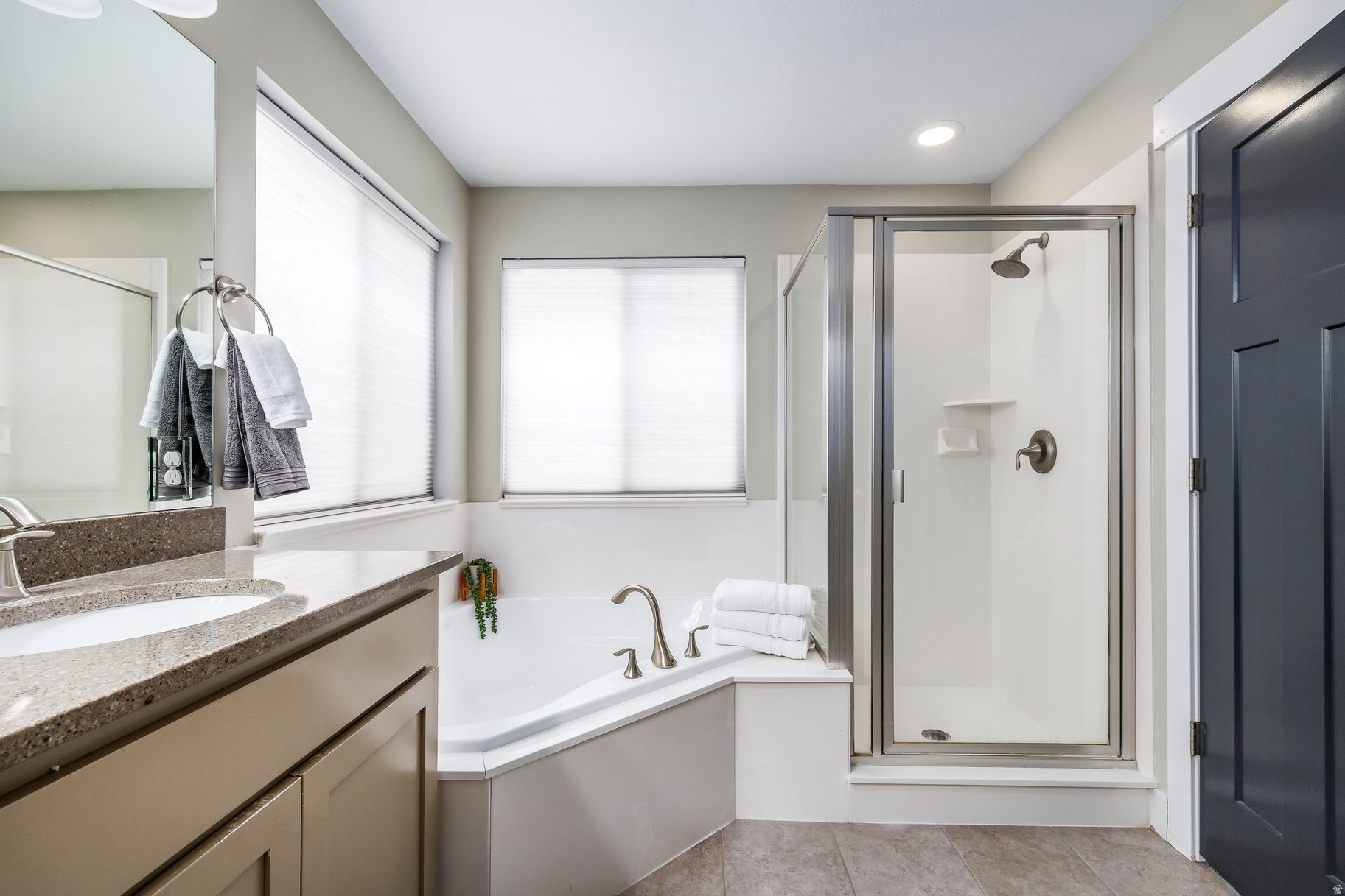 NOBLE VISTA - Residential