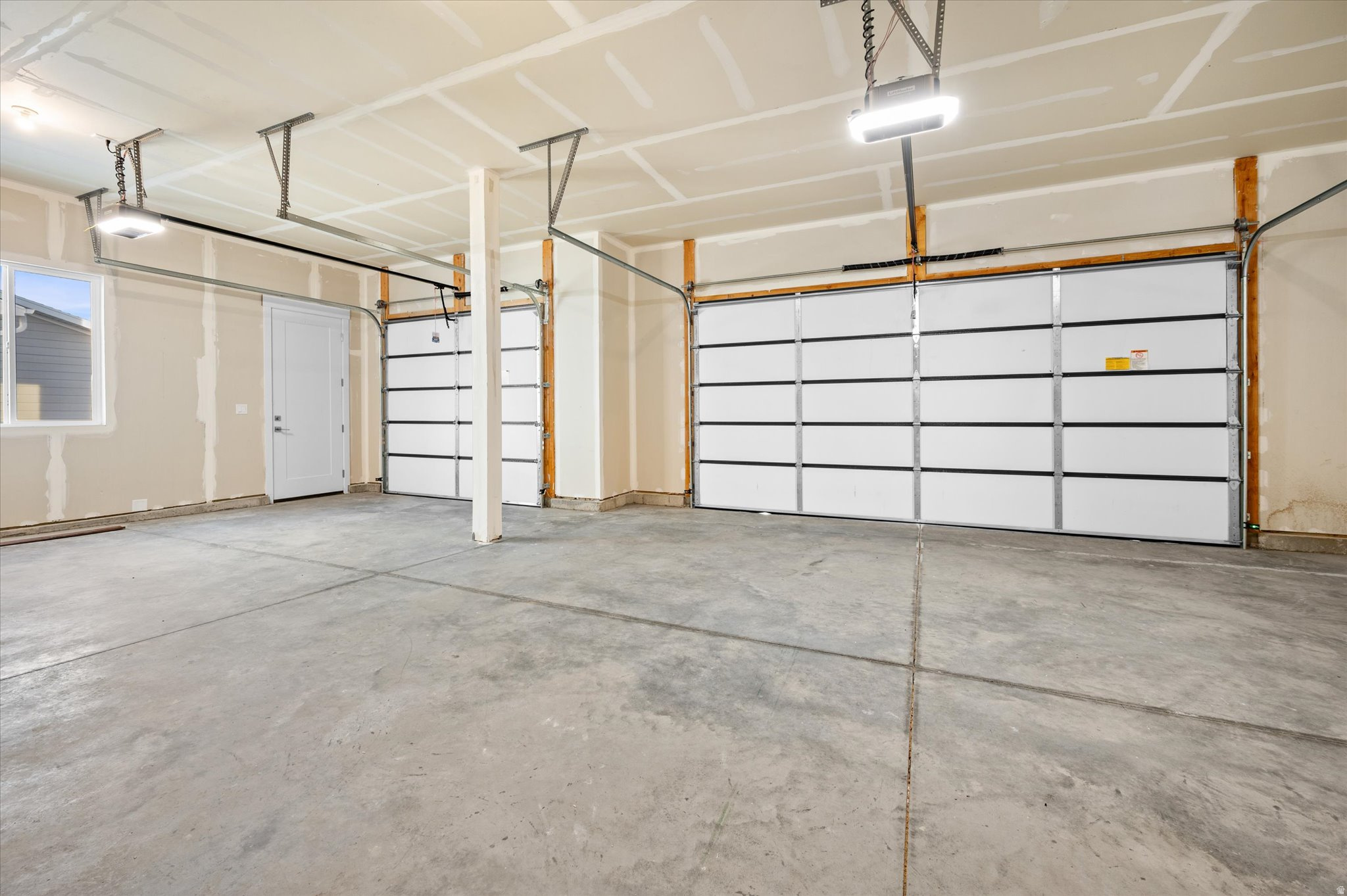 SMITHFIELD RIDGES - Residential