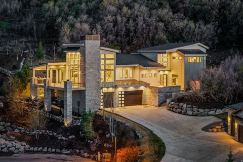 Photo of 13202 N ALEXIS DR, Heber City, UT 84036 (MLS # 2158823)