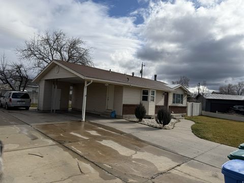 Tiny photo for 686 N 835 W, Orem, UT 84057 (MLS # 2129492)