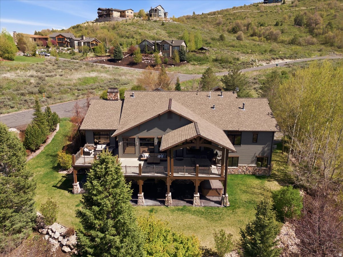 SUMMIT AT SKI LAKE - Residential