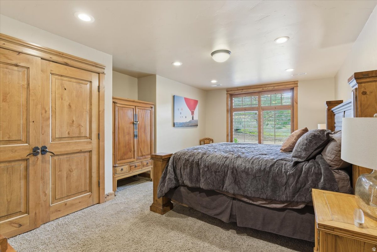 SUMMIT AT SKI LAKE - Residential