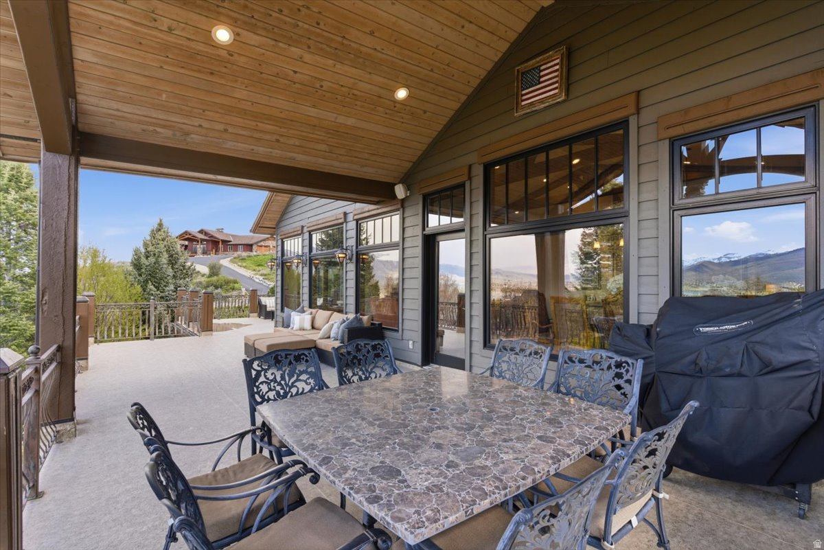 SUMMIT AT SKI LAKE - Residential