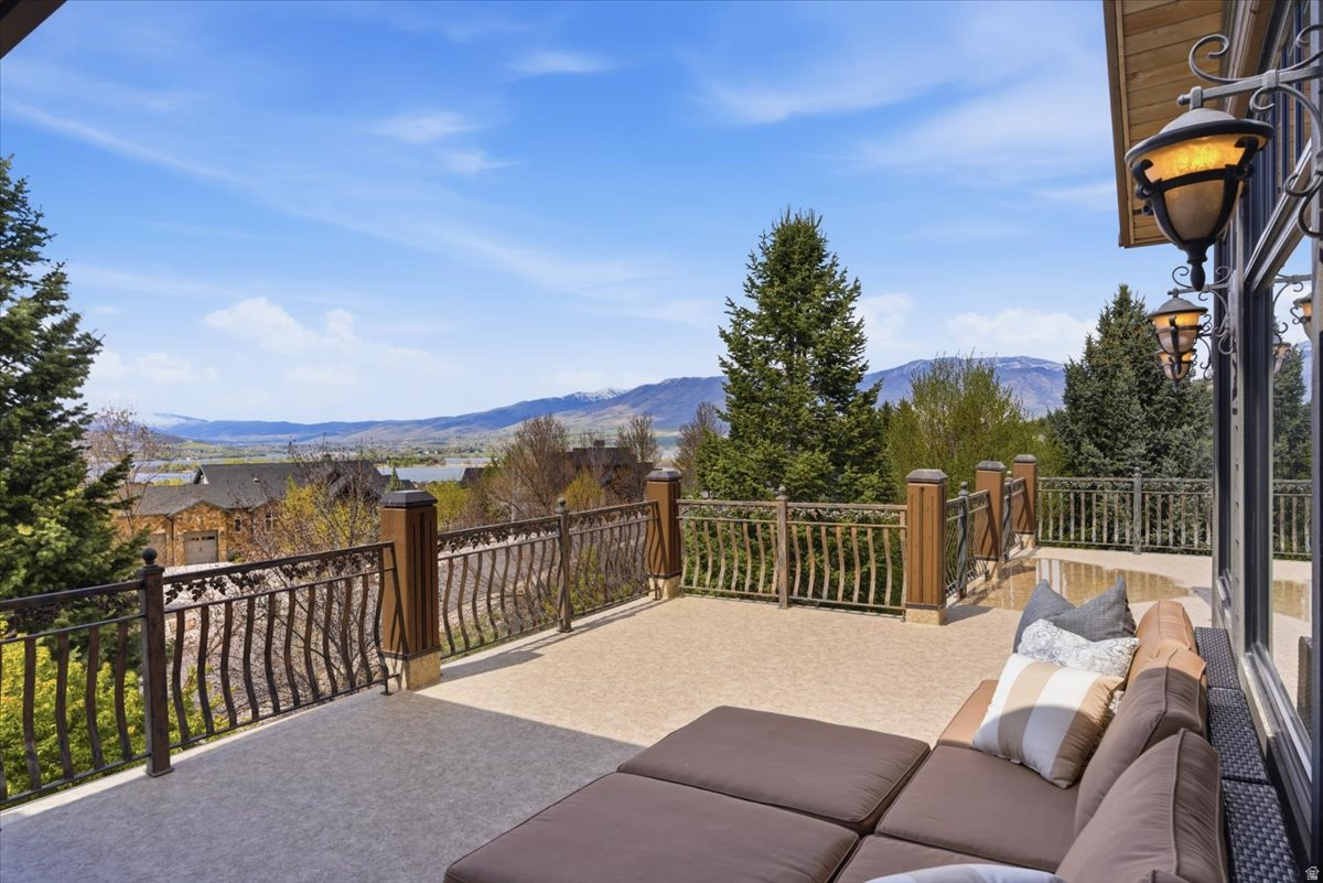SUMMIT AT SKI LAKE - Residential
