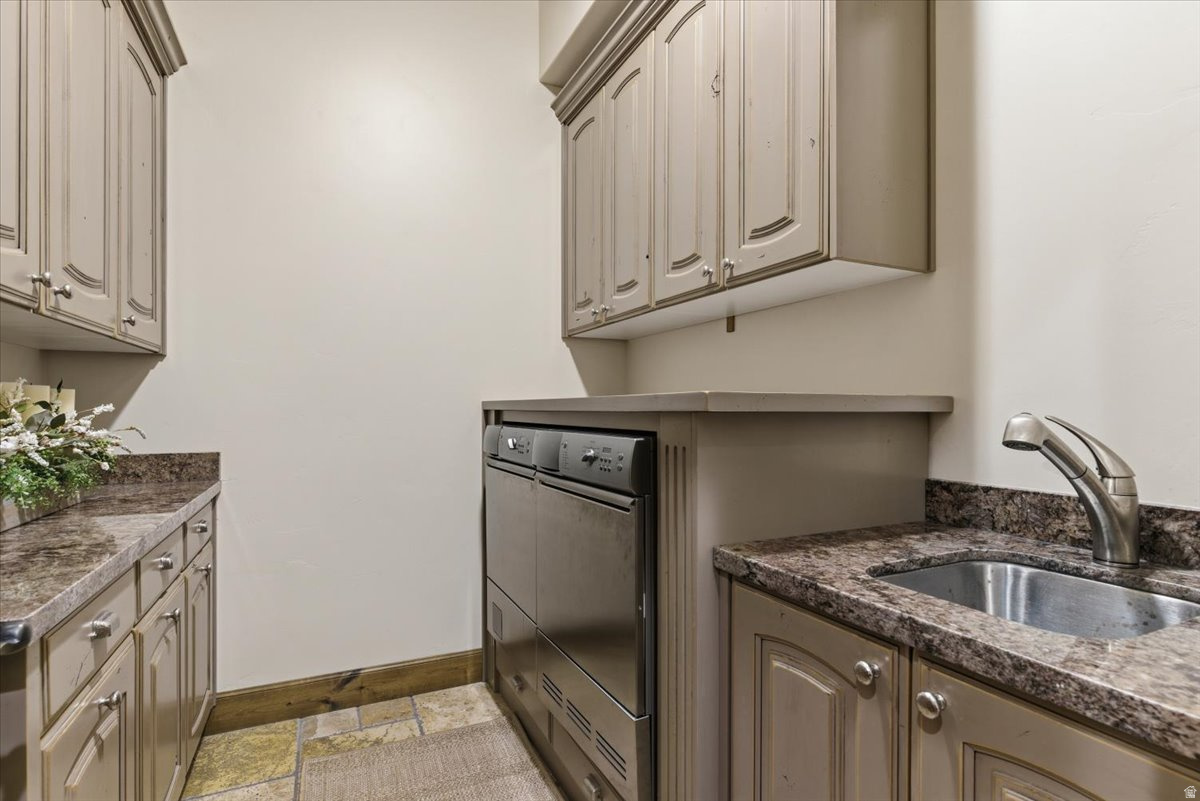 SUMMIT AT SKI LAKE - Residential
