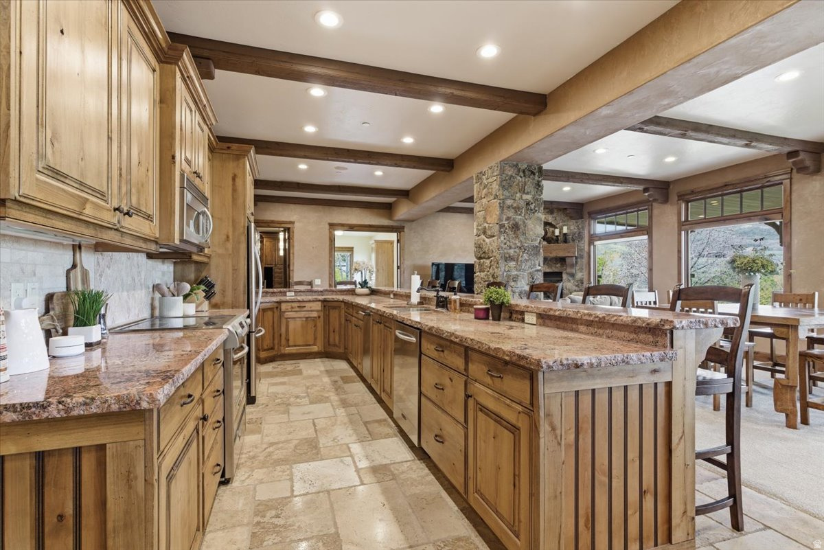 SUMMIT AT SKI LAKE - Residential