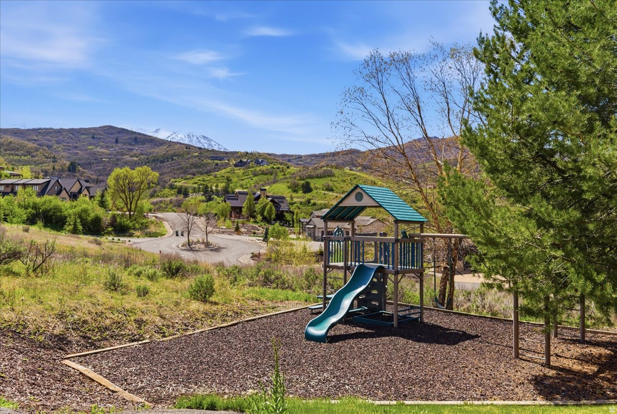 SUMMIT AT SKI LAKE - Residential