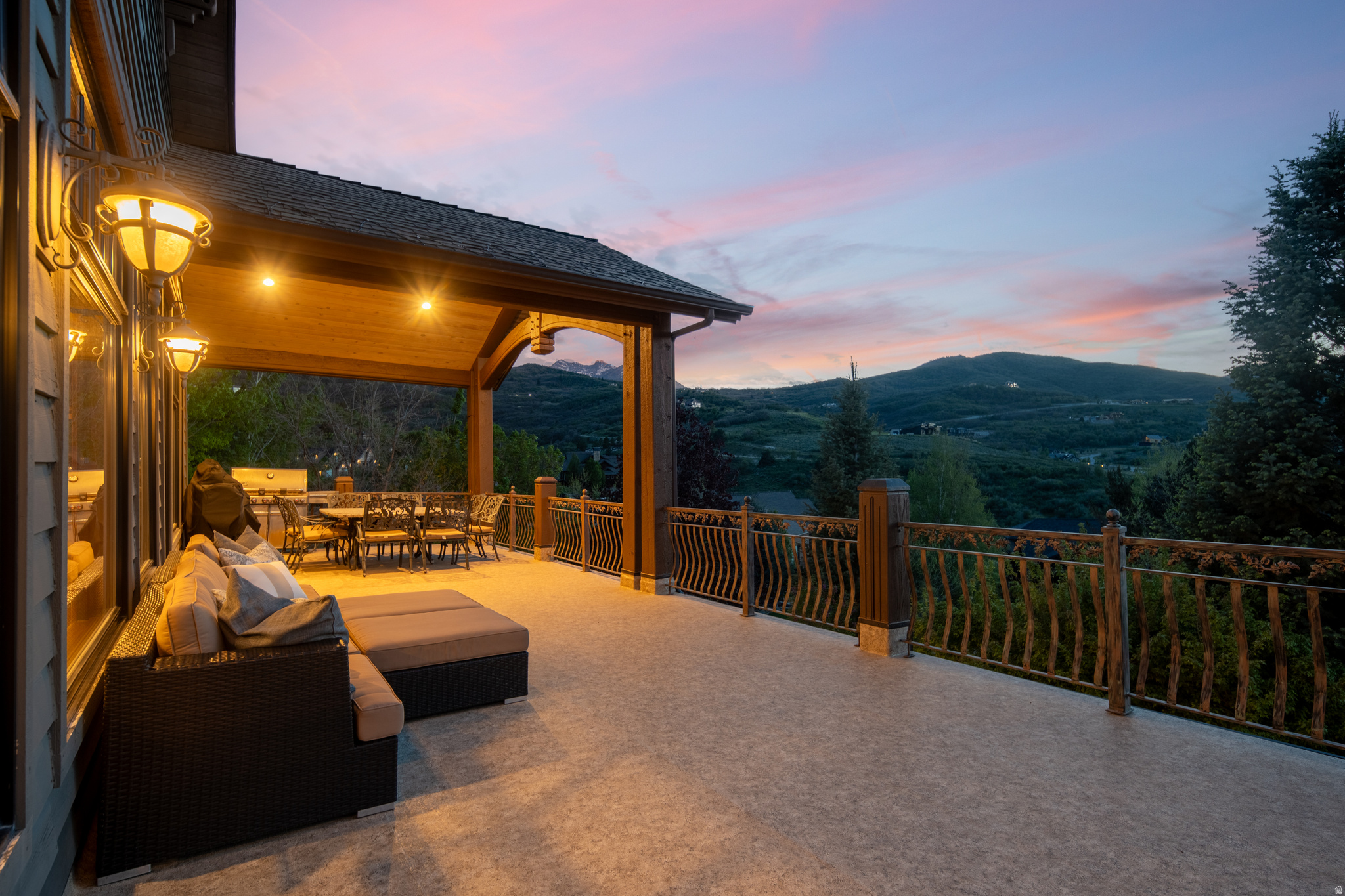 SUMMIT AT SKI LAKE - Residential