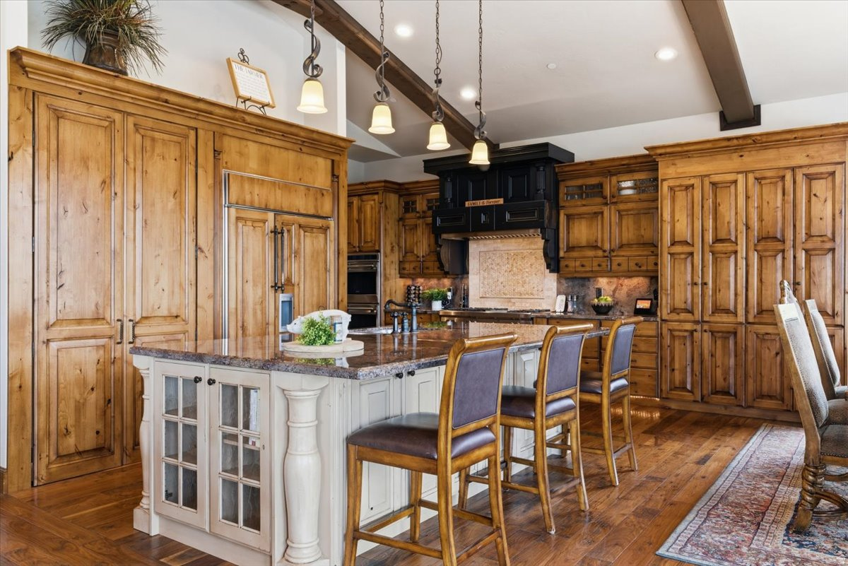 SUMMIT AT SKI LAKE - Residential