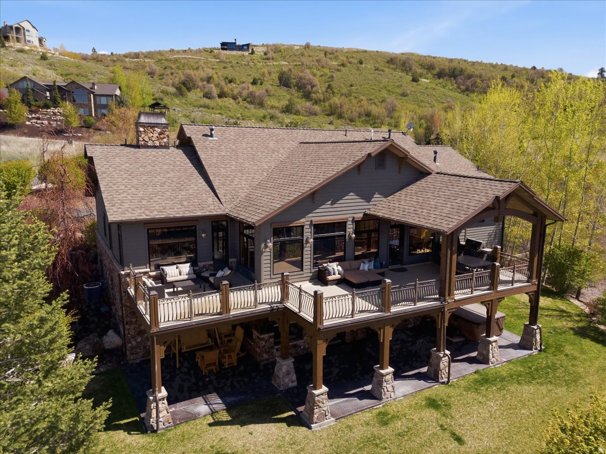 SUMMIT AT SKI LAKE - Residential