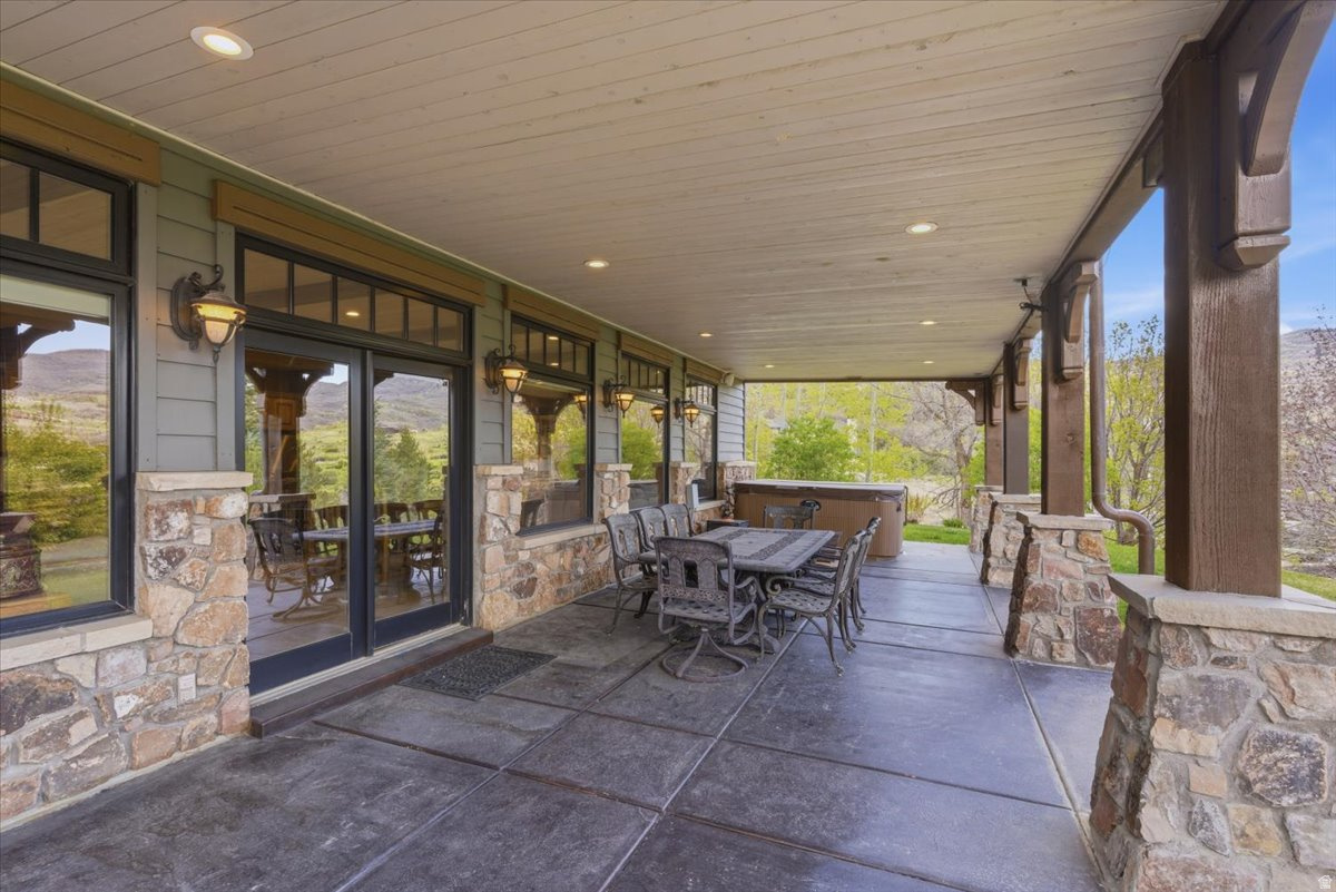 SUMMIT AT SKI LAKE - Residential