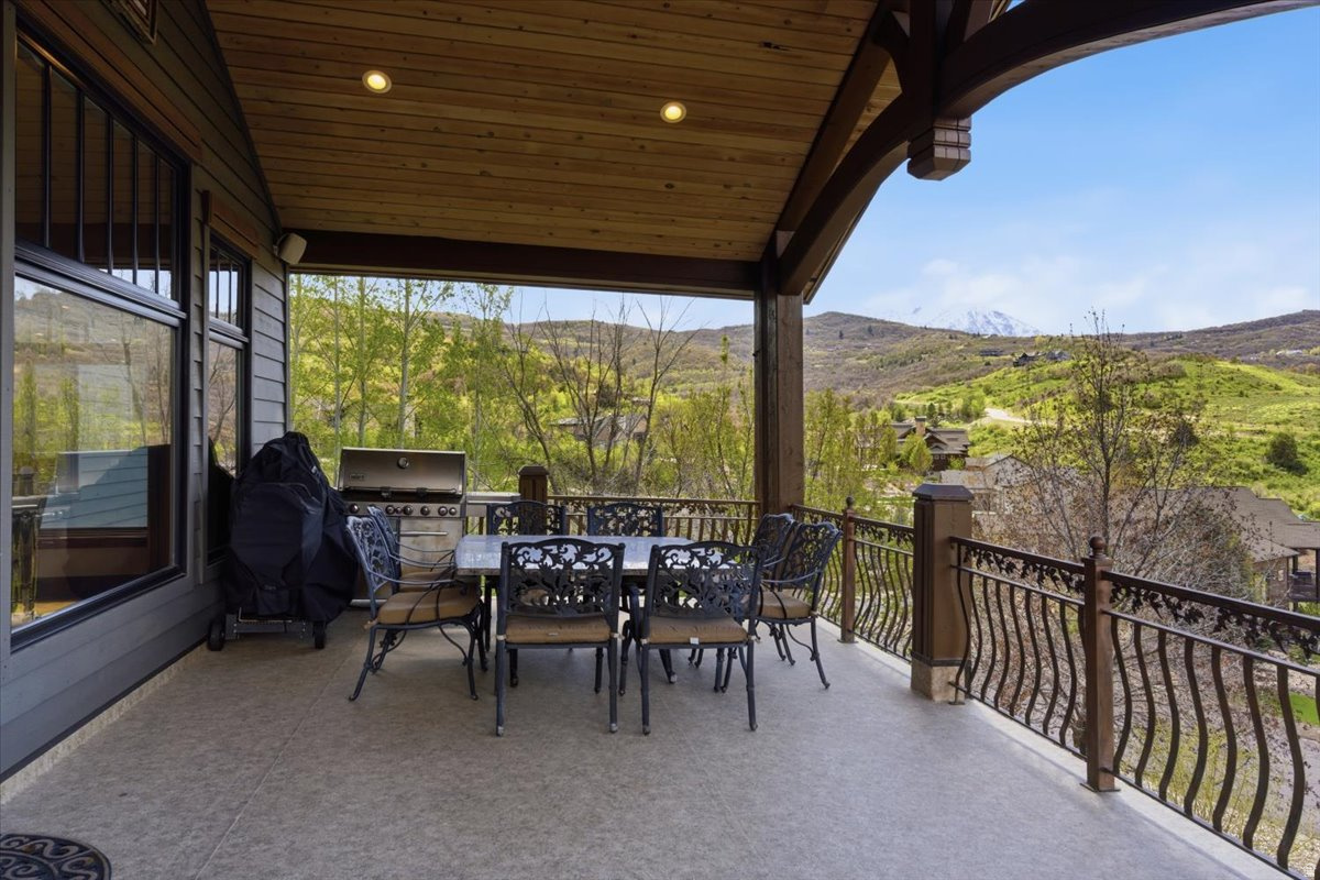 SUMMIT AT SKI LAKE - Residential
