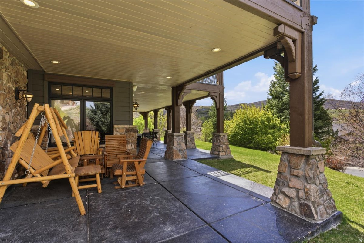 SUMMIT AT SKI LAKE - Residential
