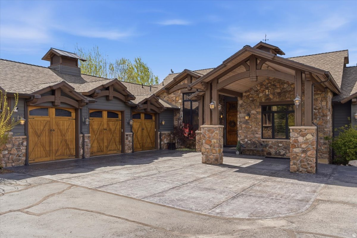 SUMMIT AT SKI LAKE - Residential