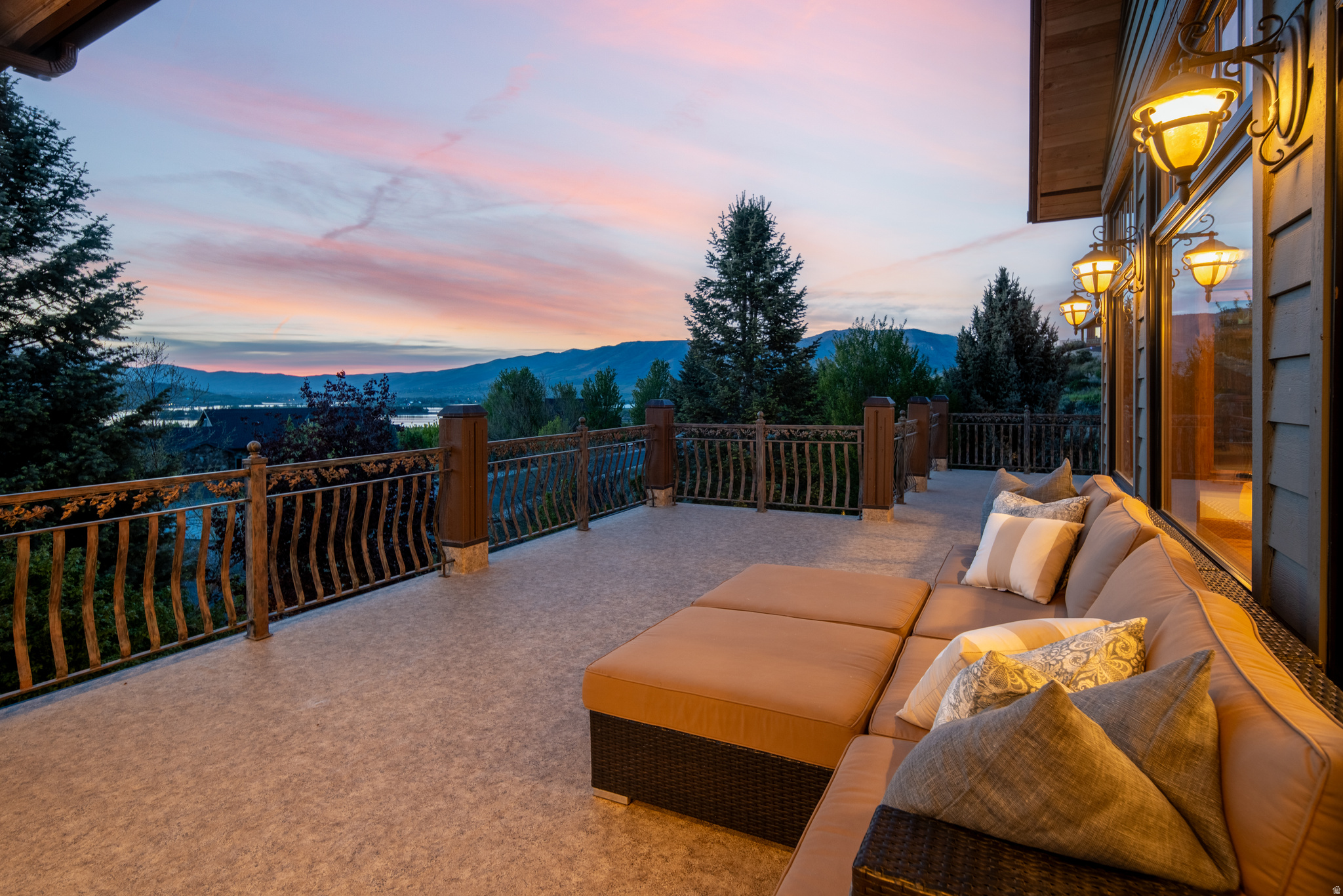 SUMMIT AT SKI LAKE - Residential