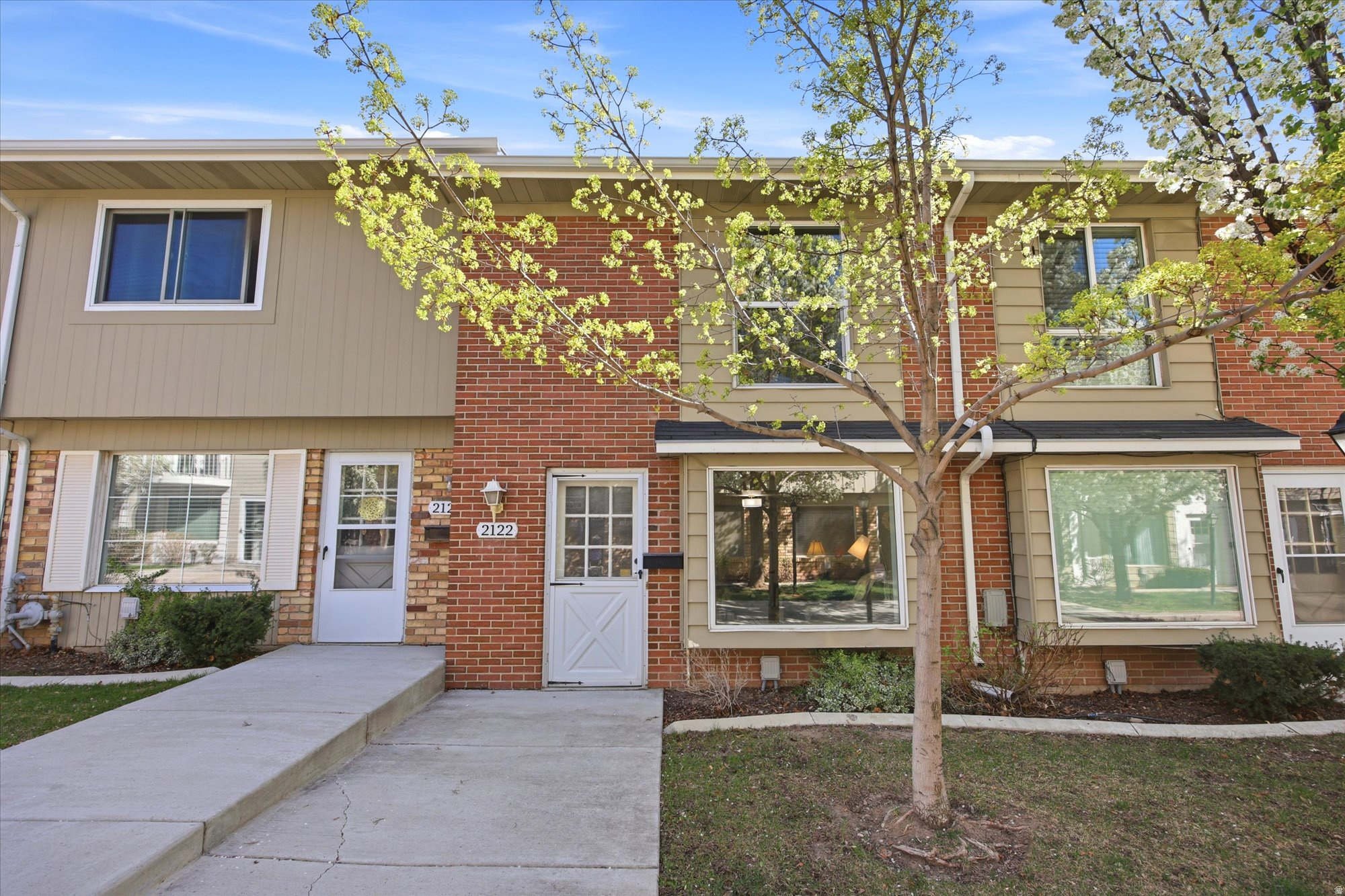 GEORGETOWN SQUARE - Residential