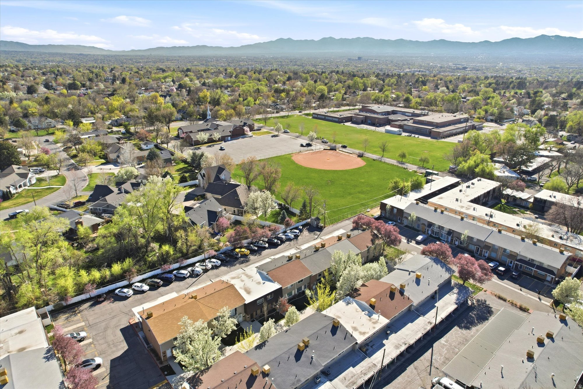 GEORGETOWN SQUARE - Residential