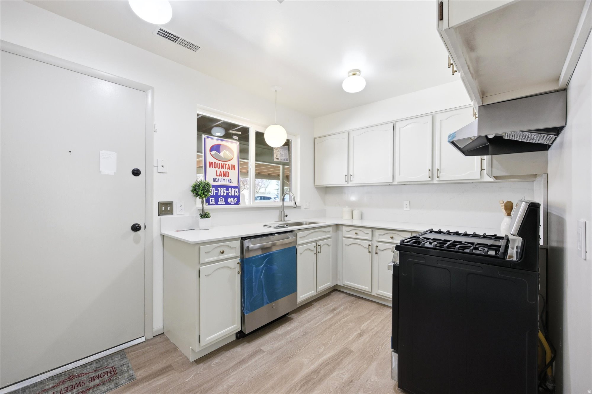 GEORGETOWN SQUARE - Residential