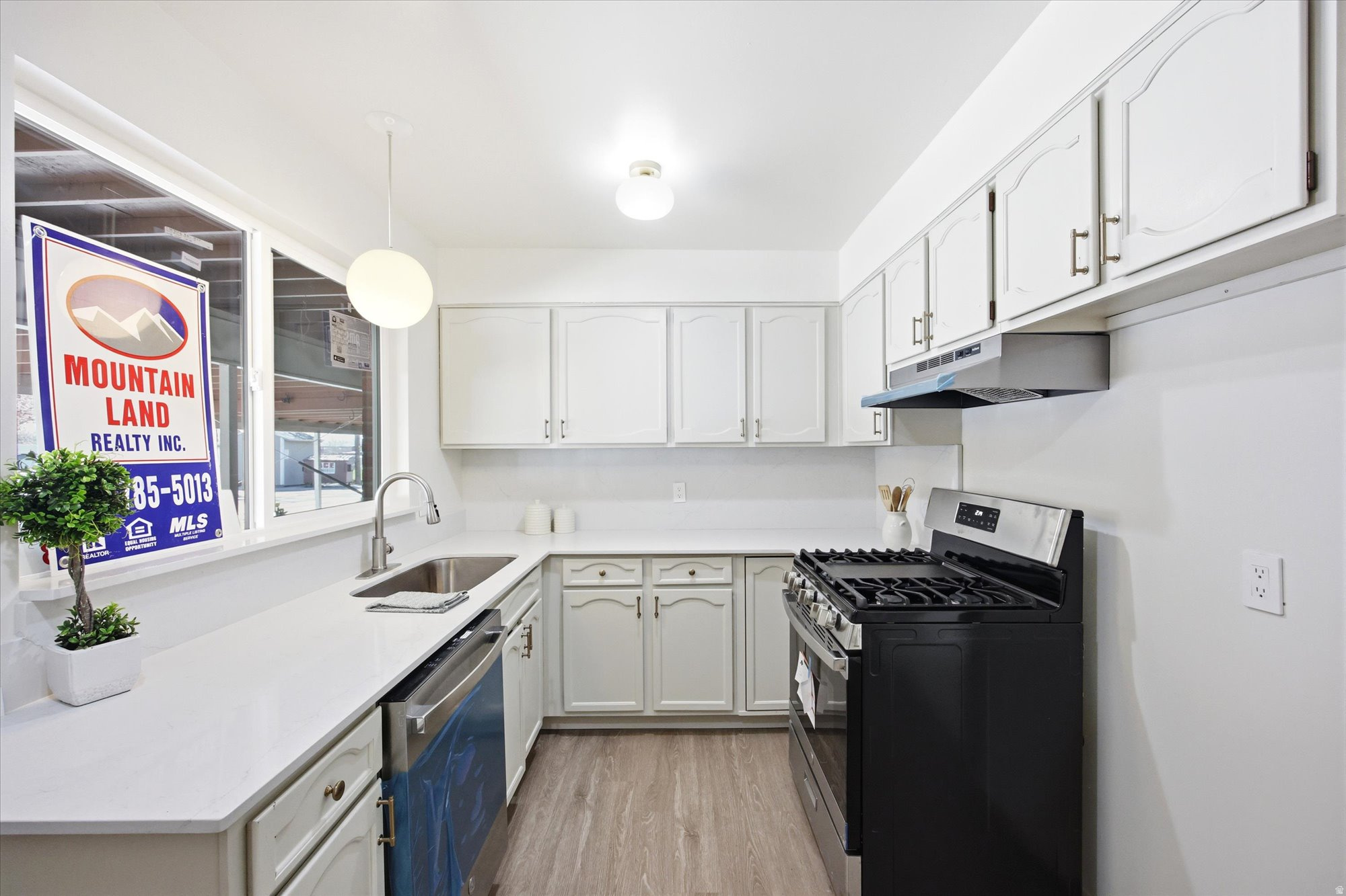 GEORGETOWN SQUARE - Residential