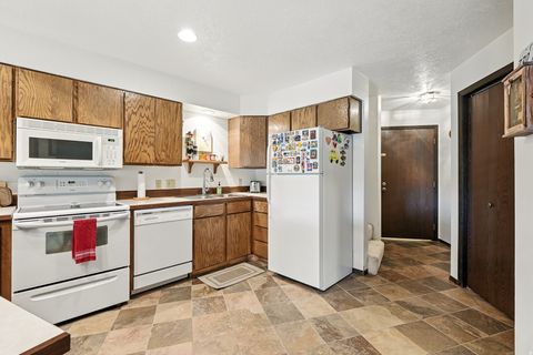 Tiny photo for 89 S E STEAM ENGINE DR #7B, Brian Head, UT 84719 (MLS # 2135849)