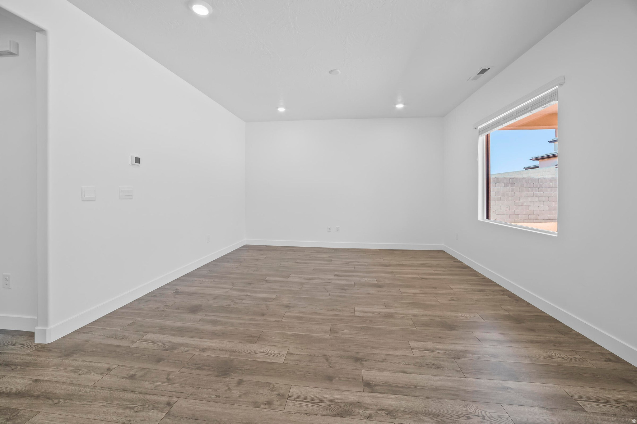 CORRAL HOLLOW AT LONG VALLEY - Residential