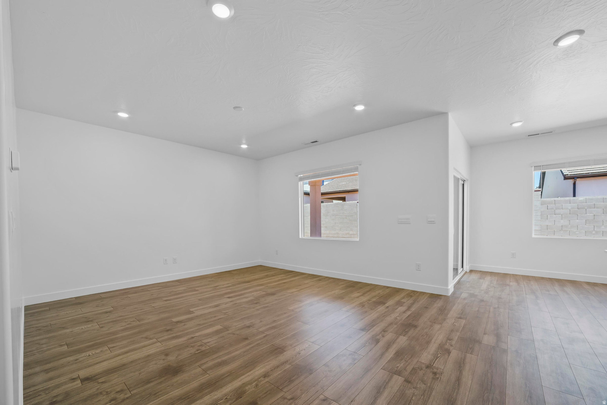 CORRAL HOLLOW AT LONG VALLEY - Residential