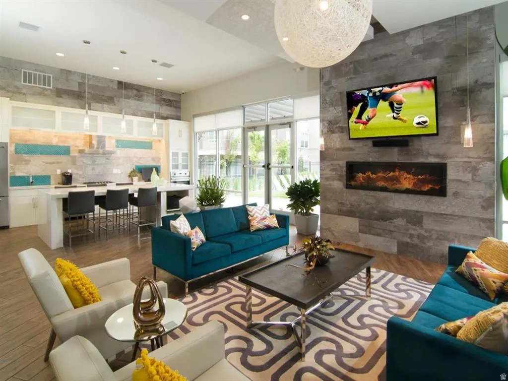 ROOFTOPS @ 78HUNDRED - Residential