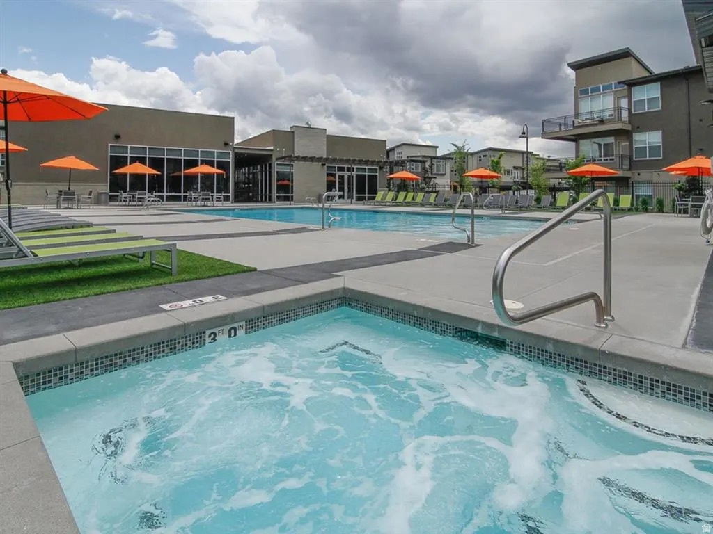 ROOFTOPS @ 78HUNDRED - Residential