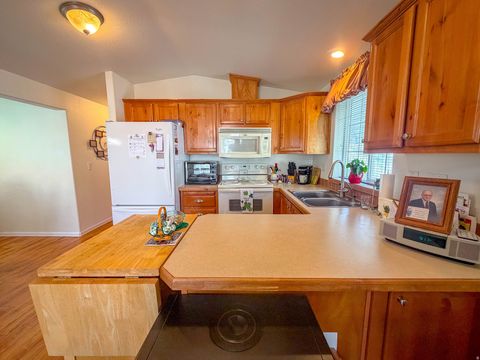 Tiny photo for 61 COTTONWOOD LN, Hurricane, UT 84737 (MLS # 2143896)