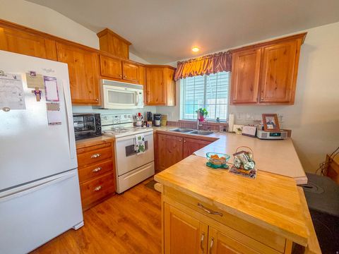 Tiny photo for 61 COTTONWOOD LN, Hurricane, UT 84737 (MLS # 2143896)
