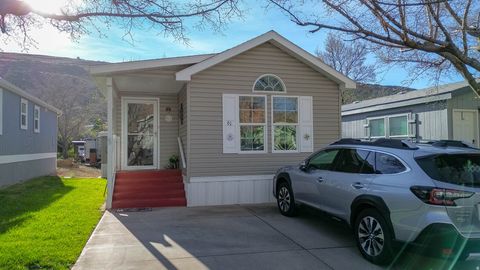 Photo of 61 COTTONWOOD LN, Hurricane, UT 84737 (MLS # 2143896)