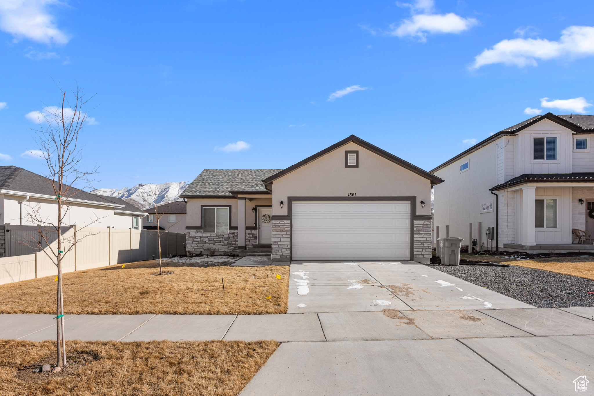 Charming, well-maintained home in Santaquin with 3 bedrooms, 2 baths, and a spacious open floor plan. Ideal for families, it's conveniently located near local amenities for easy living. Buyer to verify all info