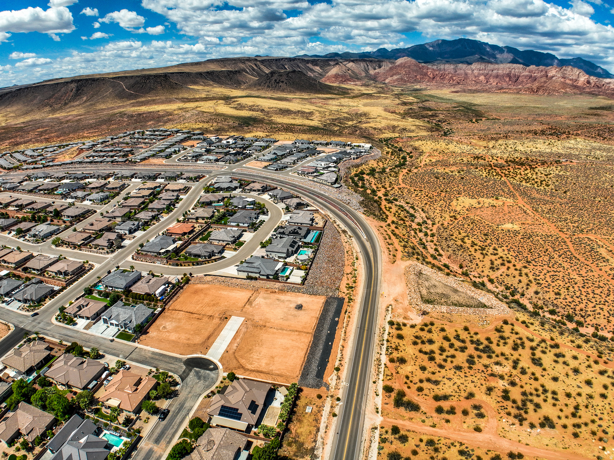 MUSTANG PASS - Land