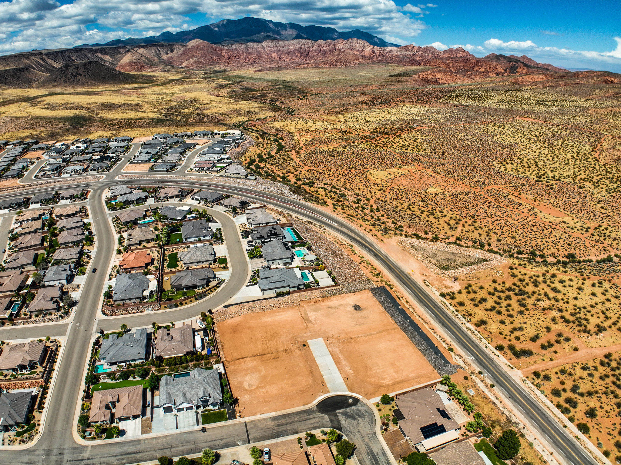 MUSTANG PASS - Land