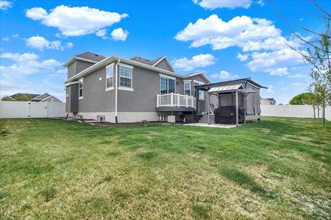 Tiny photo for 2449 N SARUS CRANE DR, Clinton, UT 84015 (MLS # 2148723)