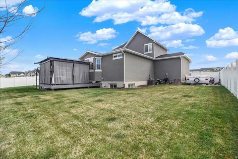 Tiny photo for 2449 N SARUS CRANE DR, Clinton, UT 84015 (MLS # 2148723)