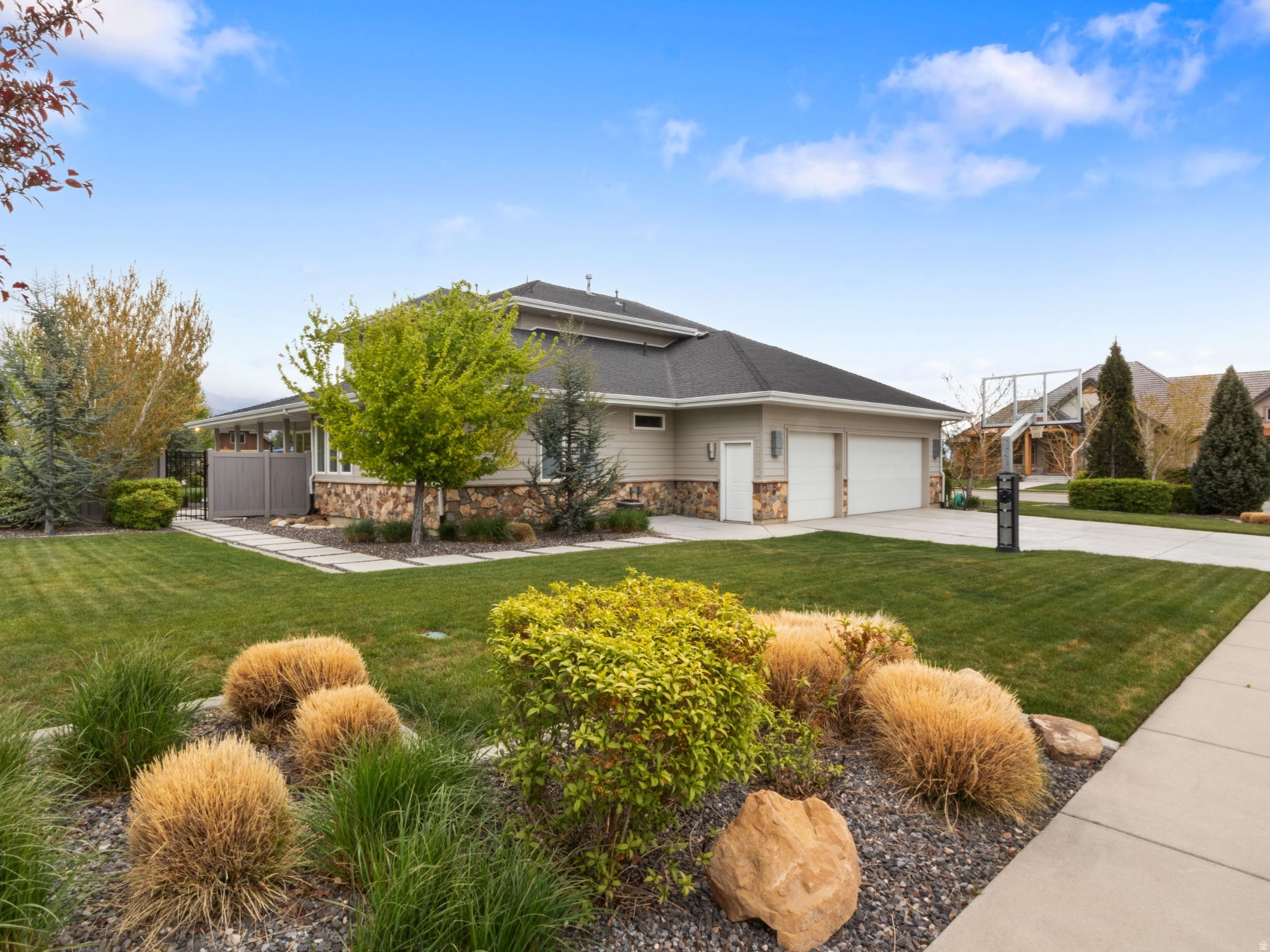 HIGHLAND HEIGHTS - Residential