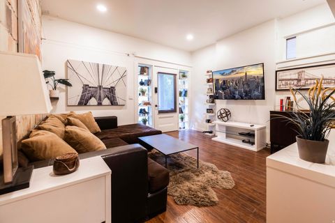 Tiny photo for 937 E 300 S, Salt Lake City, UT 84101 (MLS # 2135108)